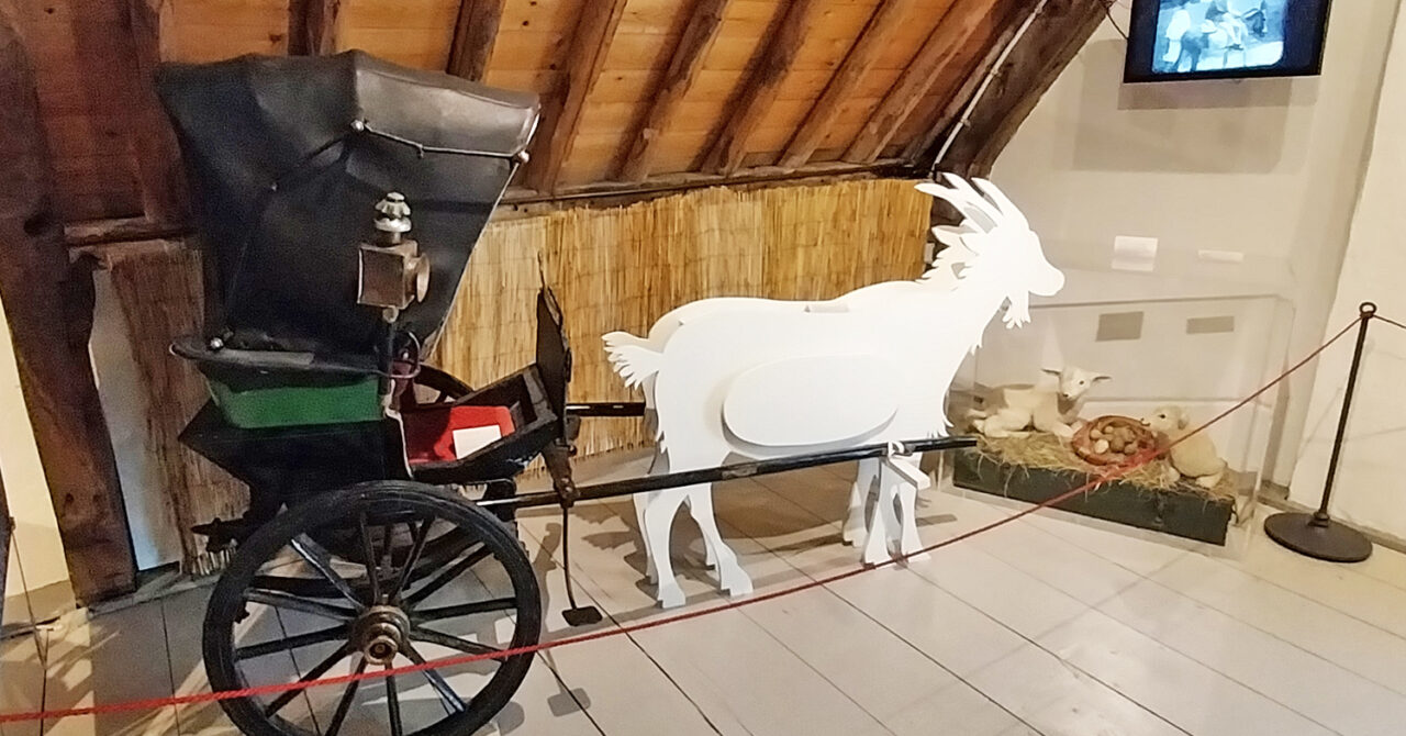 Bokkenkar in de tentoonstelling spelen met het Verleden